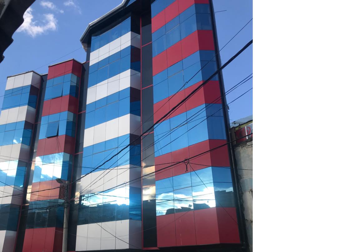 Edificio en VentaALTO SAN PEDRO   CALLLE: JORGE DE LÁ REZA #1581   27 dormitorios 13 baños 10 parqueos Foto 3