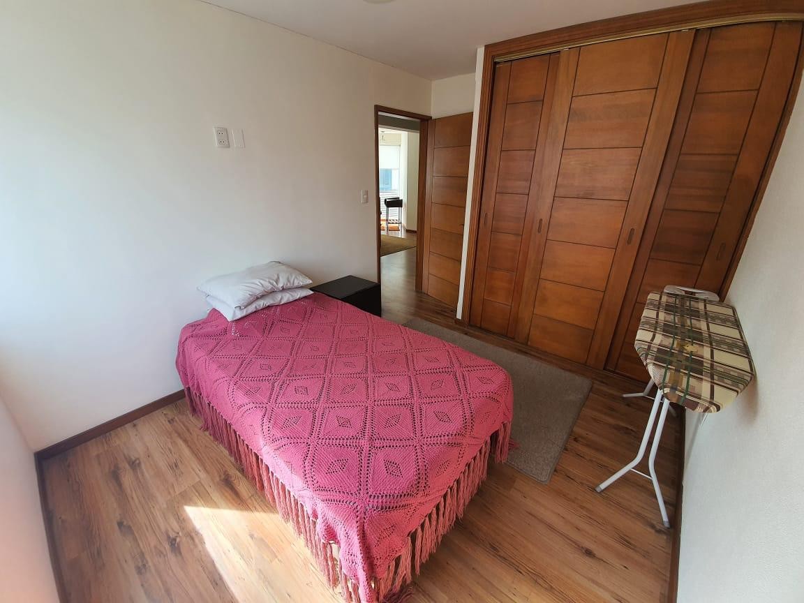 Departamento en San Jorge en La Paz 2 dormitorios 2 baños  Foto 5