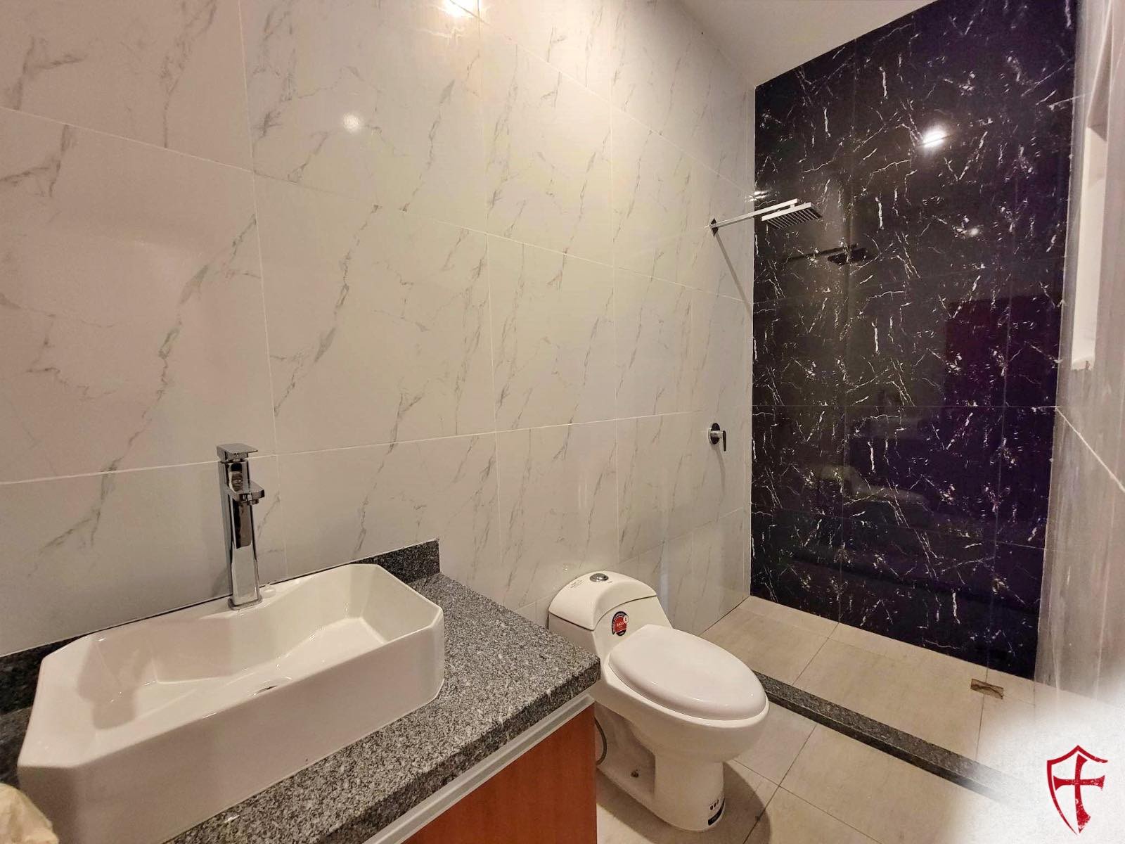 Casa en Urubó en Santa Cruz de la Sierra 5 dormitorios 6 baños 4 parqueos Foto 15