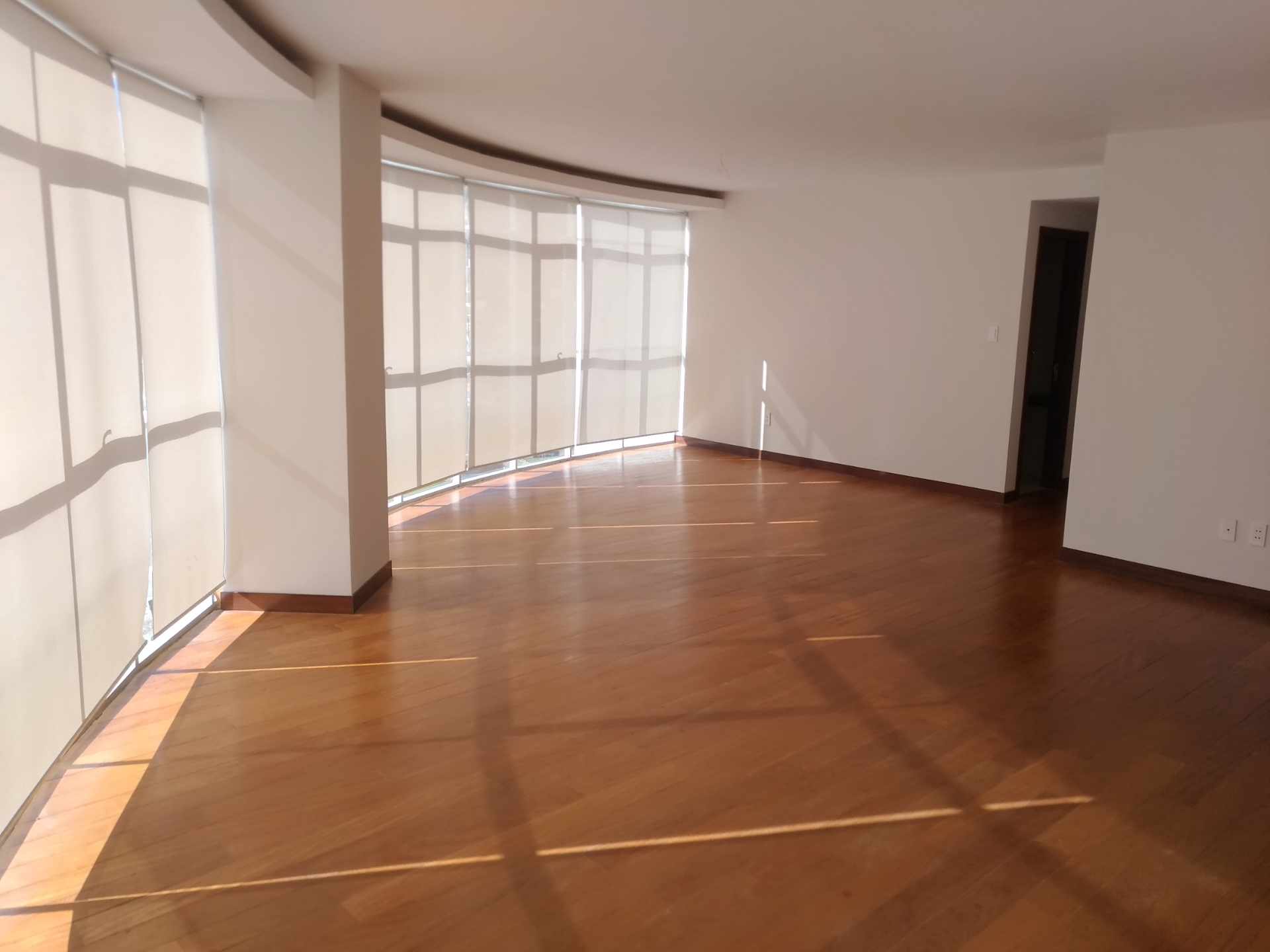 Departamento Calle 25 Calacoto Esq. Av. Muñoz Reyes. Foto 8