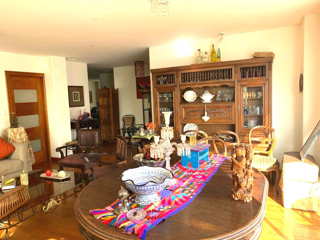 Departamento en AlquilerAv. Alto Costanera, entre la 28 y 29 4 dormitorios 4 baños 2 parqueos Foto 12