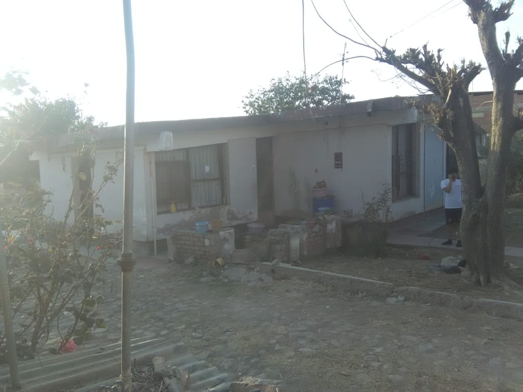 Casa en La Chimba en Cochabamba 6 dormitorios 4 baños 2 parqueos Foto 2