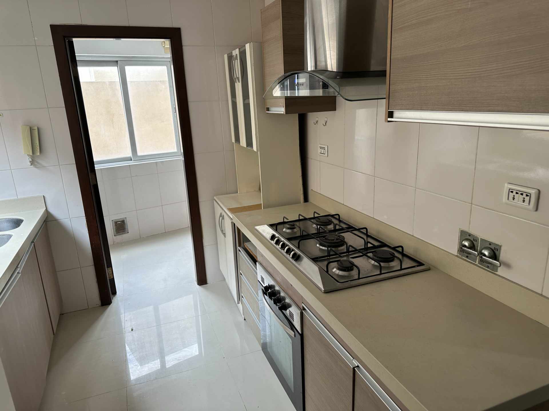 Departamento Torre Marfil piso 1. Av. Alemana entre 2do y 3er Anillo Foto 15