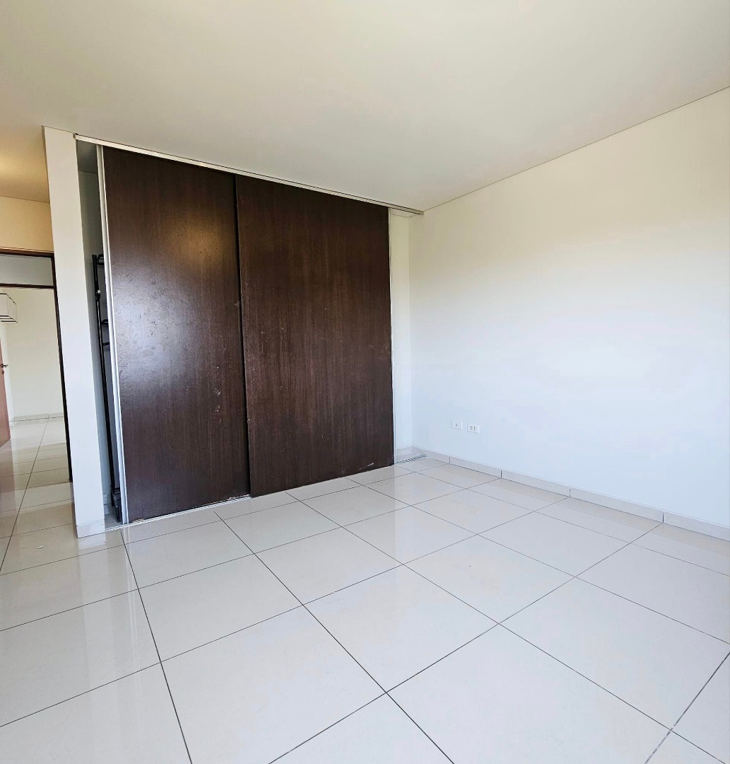 Departamento en AlquilerAV. 1er ANILLO, FRENTE AL PARQUE URBANO Foto 4