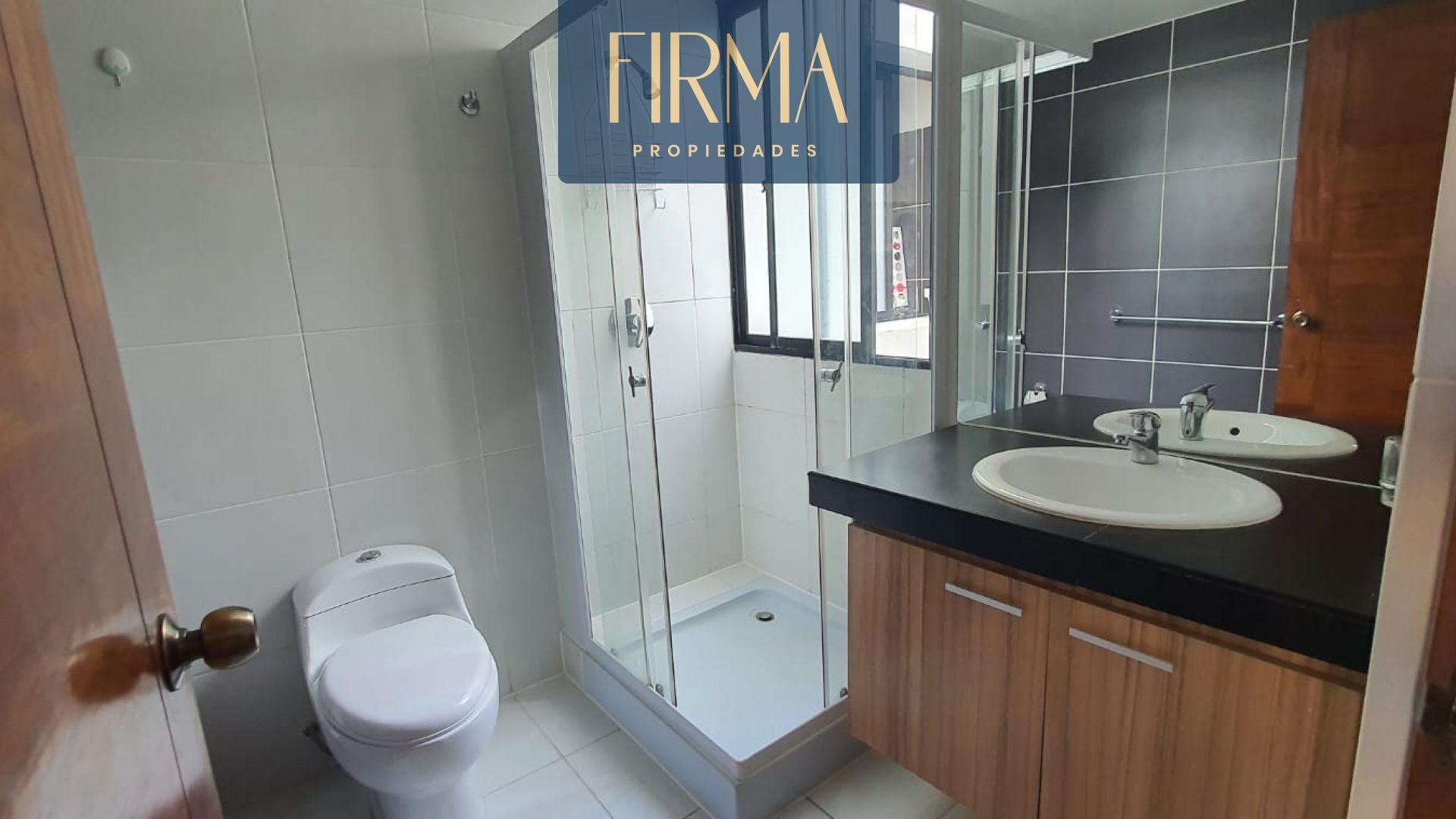 Departamento en Achumani en La Paz 2 dormitorios 3 baños 1 parqueos Foto 10