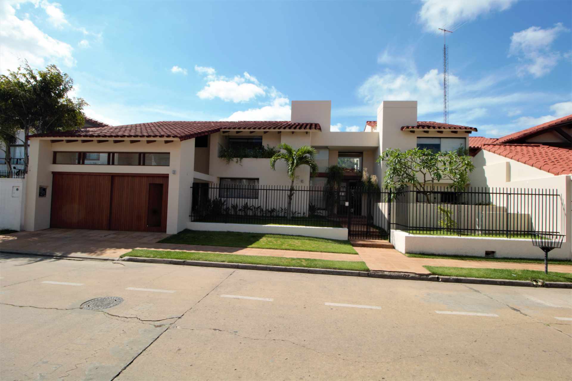 Casa CASA EN VENTA BARRIO LAS PALMAS Foto 4