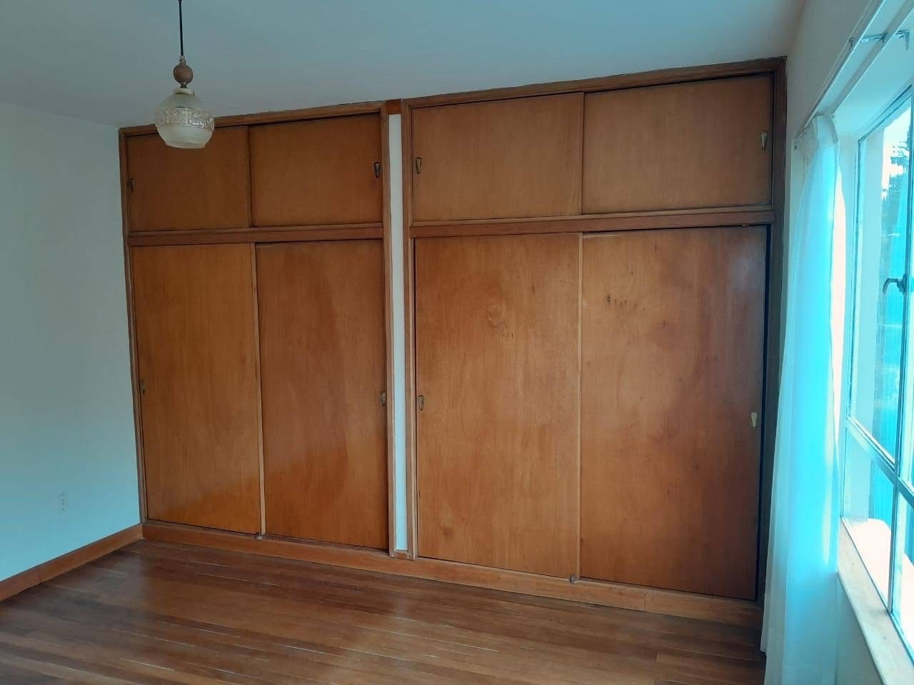 Casa en Alquiler
CASA IMPECABLE 
EN ALQUILER 3 dormitorios 2 baños 3 parqueos Foto 7