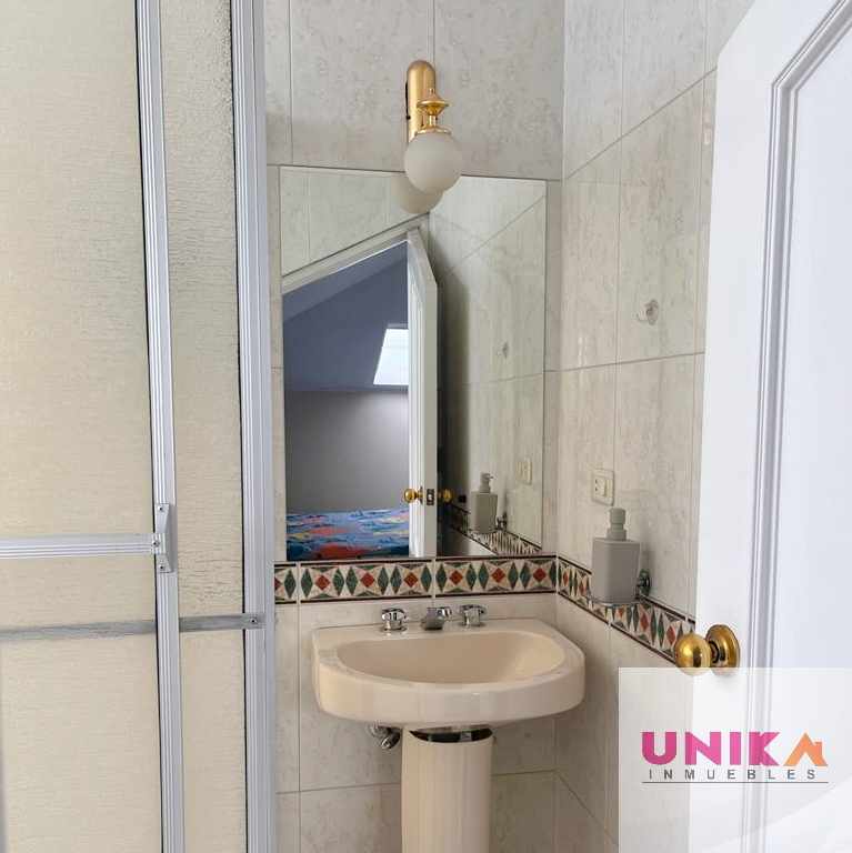 Casa en Venta🏡 HERMOSA CASA AMPLIA Y LLENA DE SOL EN VENTA, EN EL LUGAR MAS CÉNTRICO DE ACHUMANI 4 dormitorios 5 baños 4 parqueos Foto 13