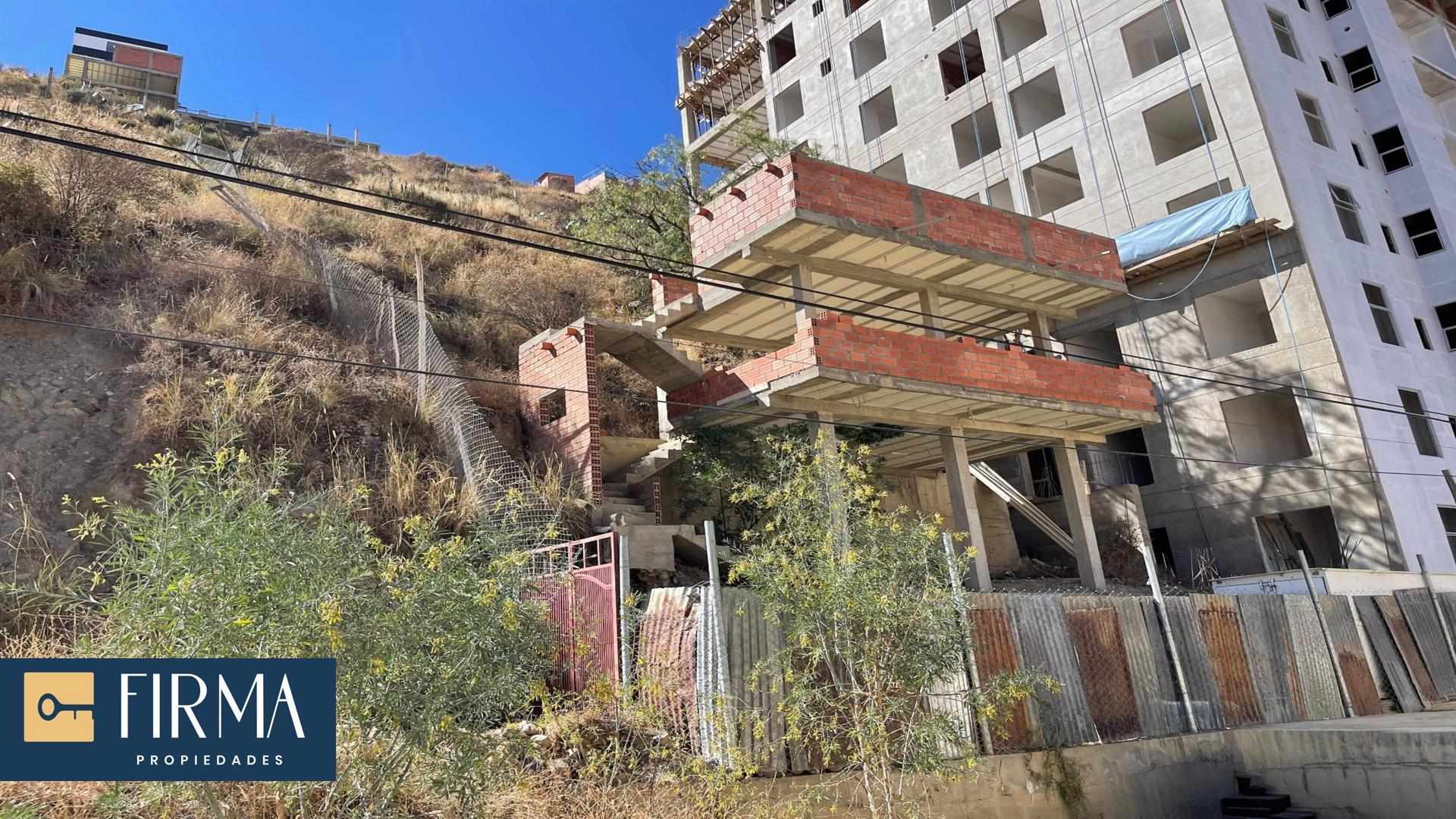 Terreno Zona de Irpavi, esquina calle Pedraza y 18 de Irpavi  Foto 1