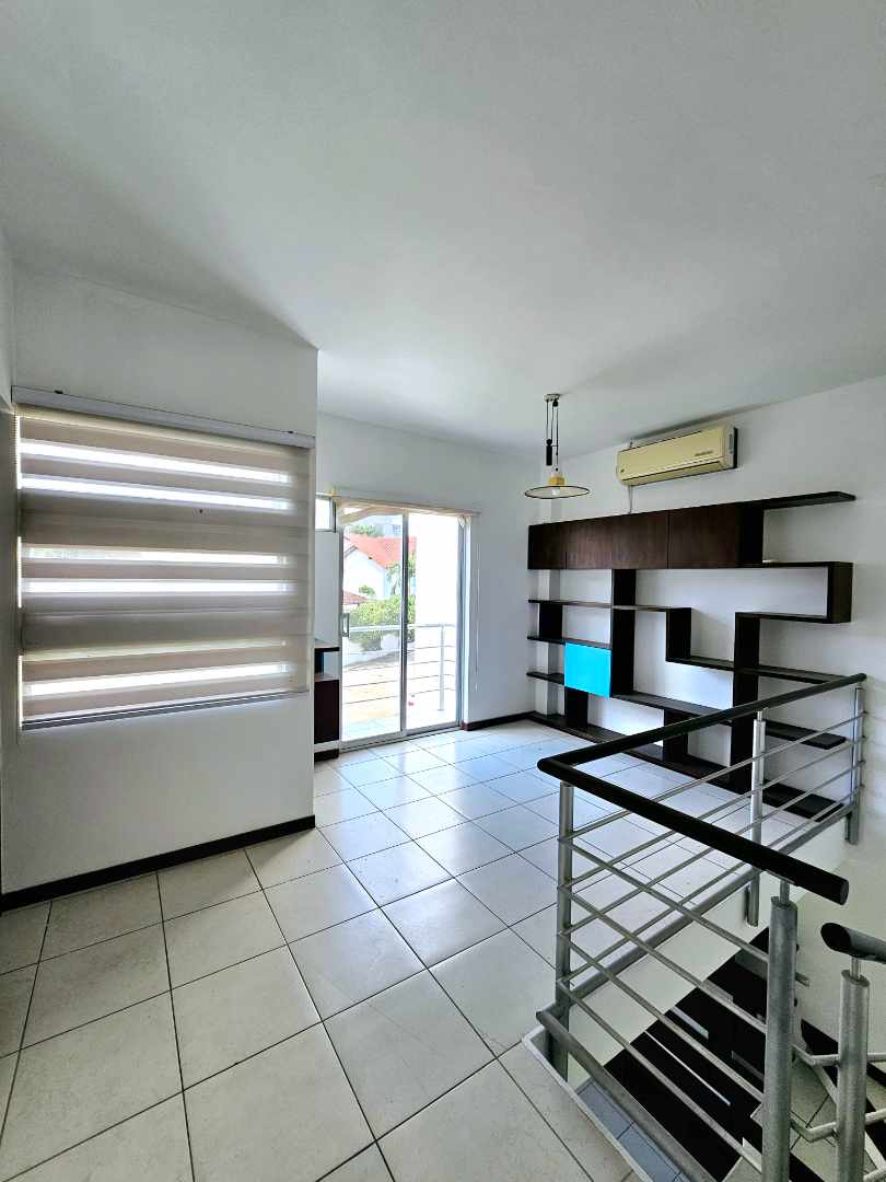 Casa en Entre 5to y 6to anillo Norte en Santa Cruz de la Sierra 3 dormitorios 3 baños 2 parqueos Foto 9