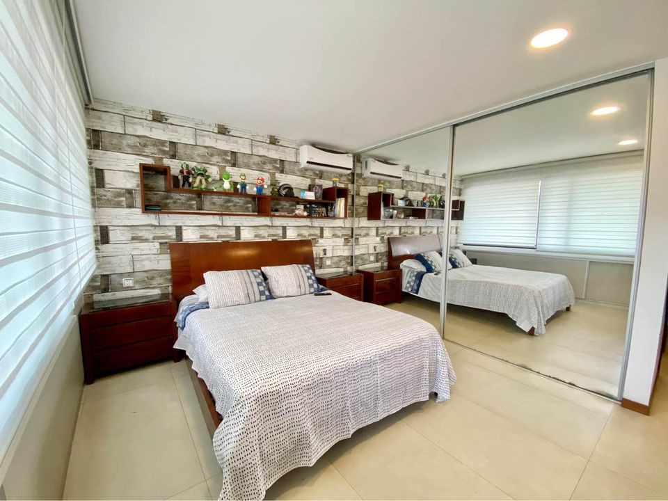 Casa en VentaCasa con 5 suites, Av. Paragua Foto 8