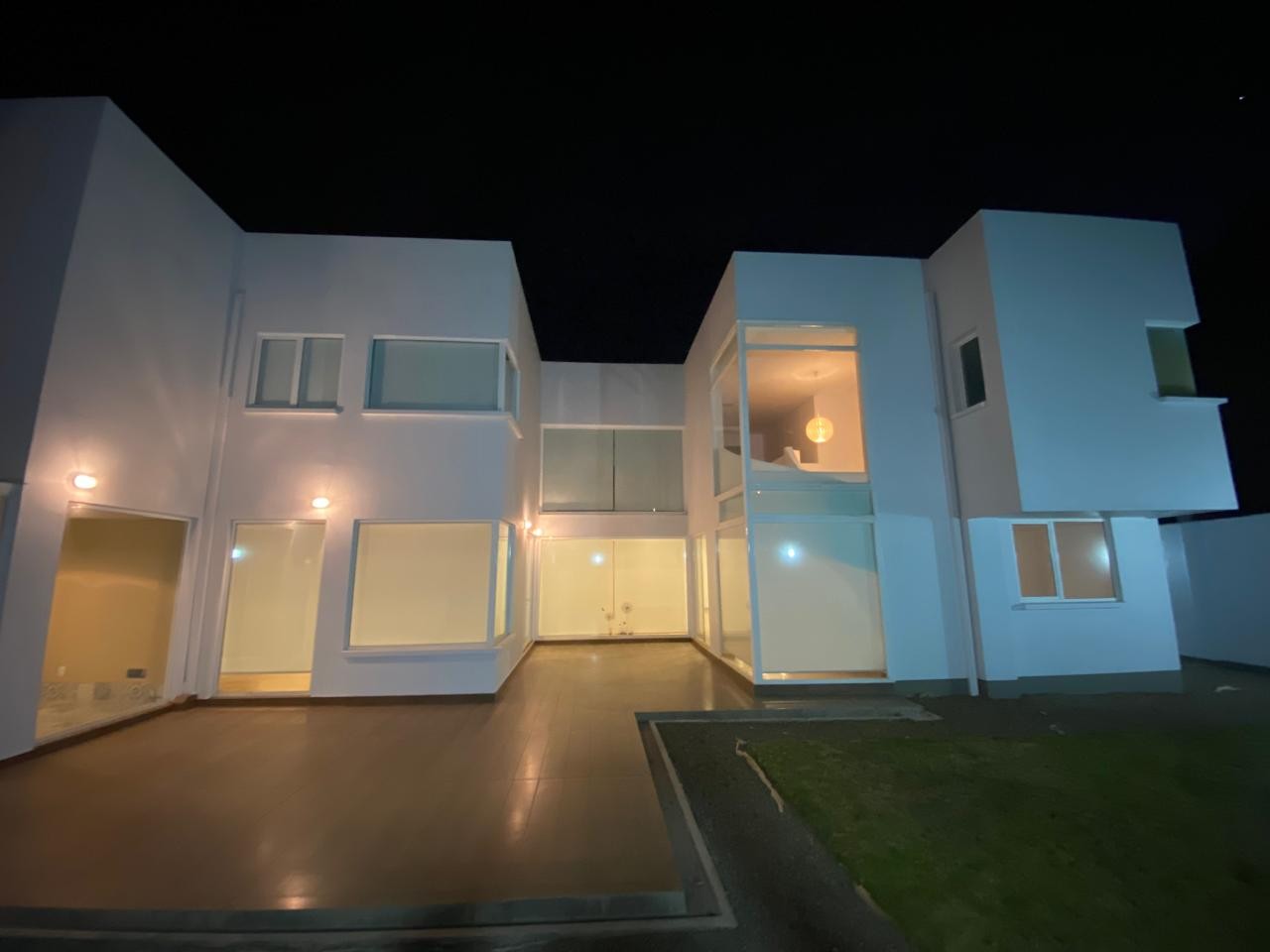 Casa en Achumani en La Paz 4 dormitorios 3 baños 4 parqueos Foto 3