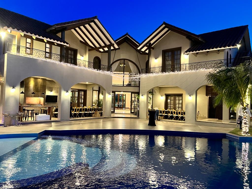 En Venta a $us 1,200,000 Foto 1