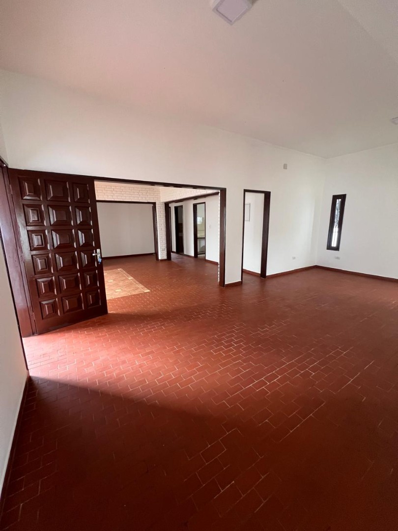 Casa en Equipetrol en Santa Cruz de la Sierra 3 dormitorios 3 baños 5 parqueos Foto 4