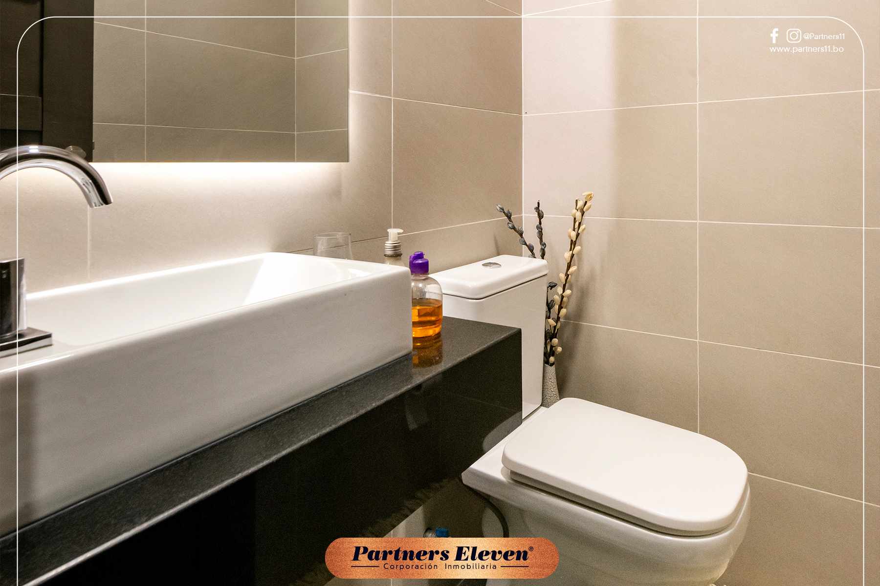 Departamento en VentaDEPARTAMENTO EN VENTA - EDIFICIO ANDALUZ. Calle Pasos Kanki casi Huallparrimachi. 2 dormitorios 3 baños 1 parqueos Foto 8