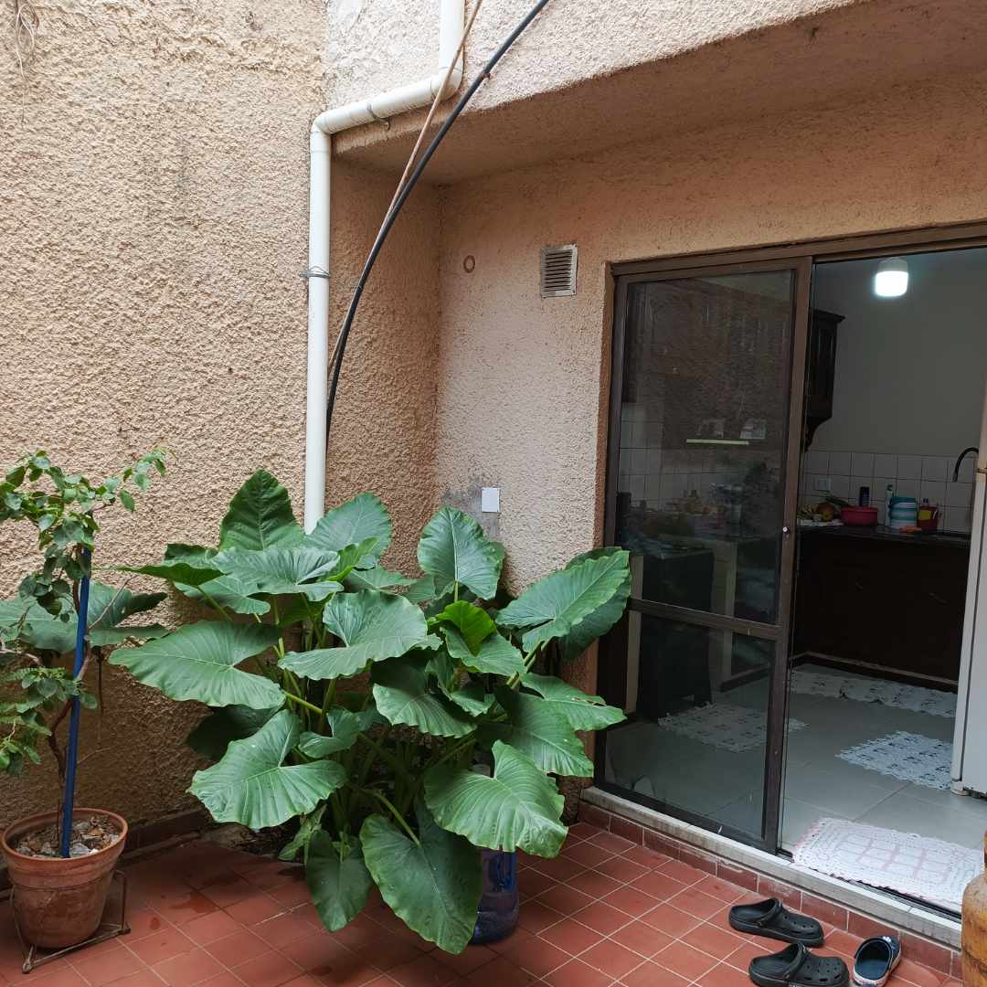 Casa 6to anillo entre Av. Juan Pablo 2do y Av. Banzer  Foto 4