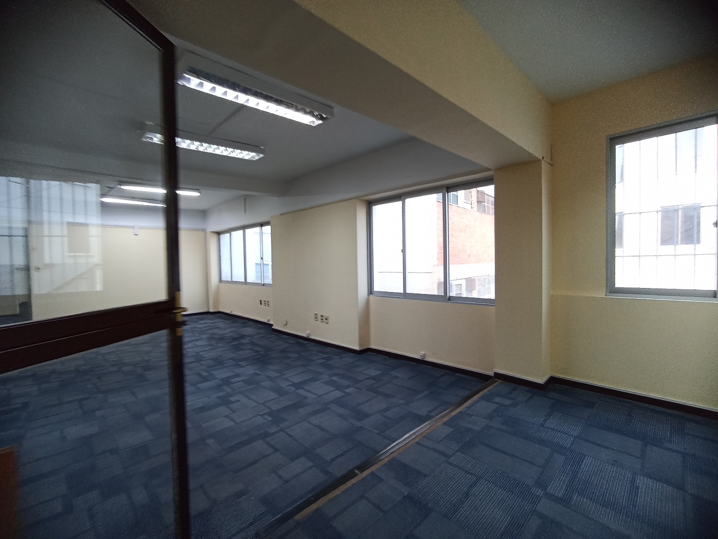 Oficina en Miraflores en La Paz 13 dormitorios 5 baños 2 parqueos Foto 21