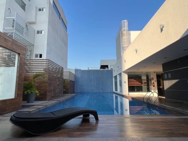 Departamento en AlquilerCondominio Onix, ubicación top y exclusiva en Equipetrol Norte, próximo a Manzana 40, Hotel Camino Real, Supermercados Hipermaxi, Shopping Fidalga, Mall Ventura, bancos, farmacias, cafés y restaurantes. Cerca de todo a pie. 1 dormitorios 1 baños 1 parqueos Foto 12