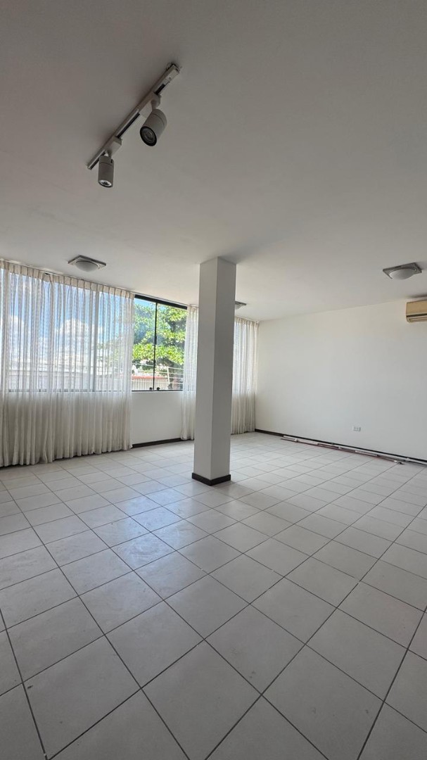 En Alquiler a $us 700 Foto 6