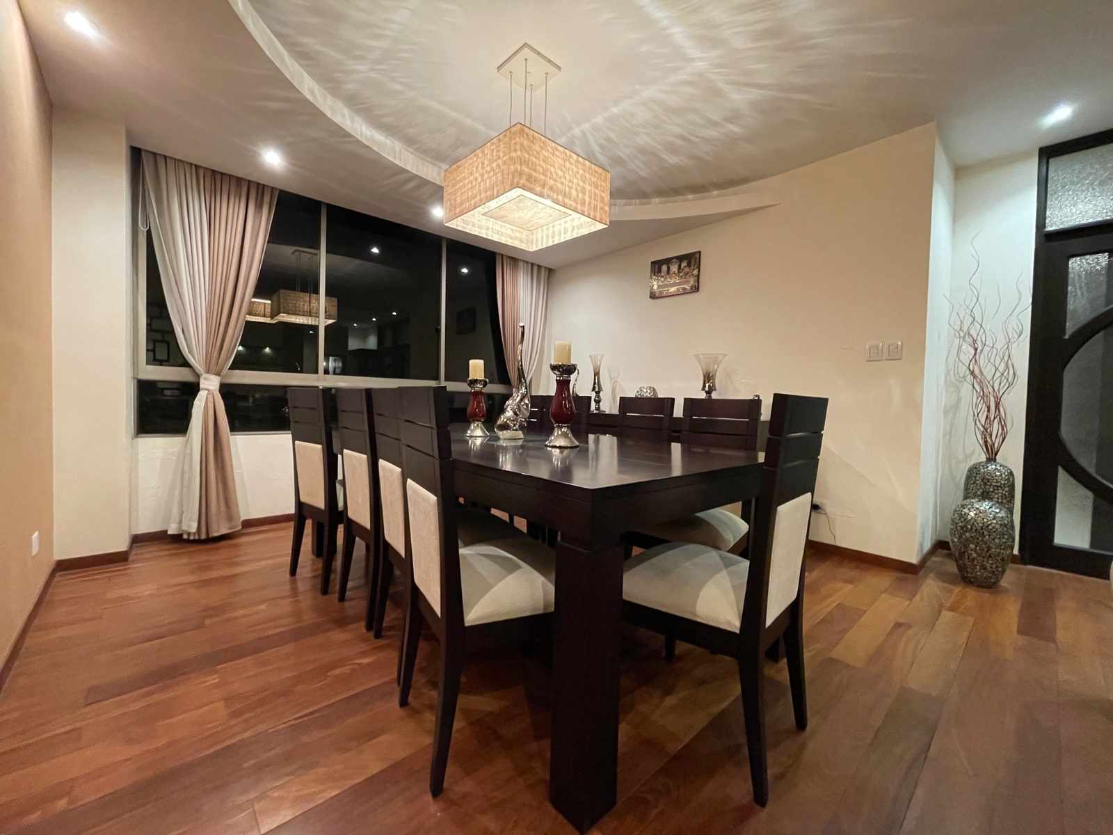 Departamento en Queru Queru en Cochabamba 3 dormitorios 2 baños 1 parqueos Foto 3