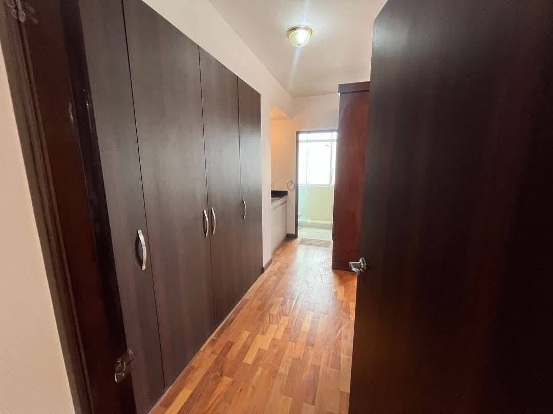 Departamento en AlquilerIRPAVI C/8 2 dormitorios 2 baños 1 parqueos Foto 3