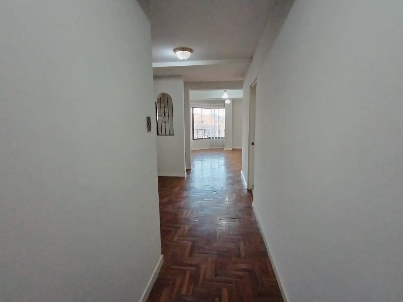 Departamento en Alquiler6 de agosto esquina campos , zona de San Jorge 4 dormitorios 3 baños 1 parqueos Foto 14