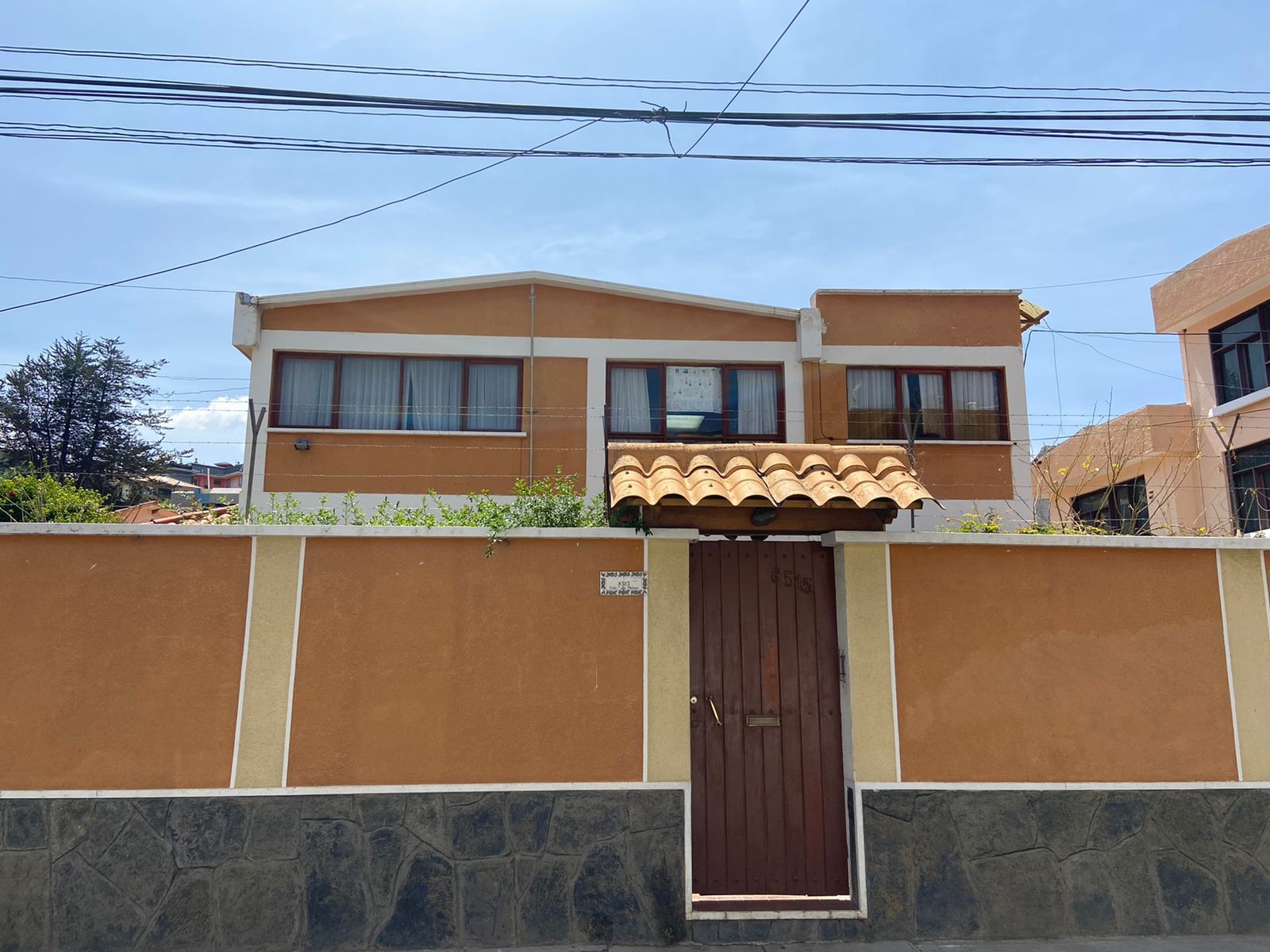 Casa en Los Pinos en La Paz 4 dormitorios 3 baños 3 parqueos Foto 2