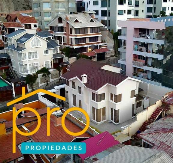 Casa en VentaAuquisamaña a 3 minutos de la 21 de calacoto Foto 1