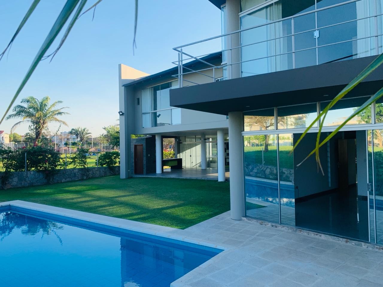 Casa en Urubó en Santa Cruz de la Sierra 5 dormitorios 5 baños 2 parqueos Foto 17