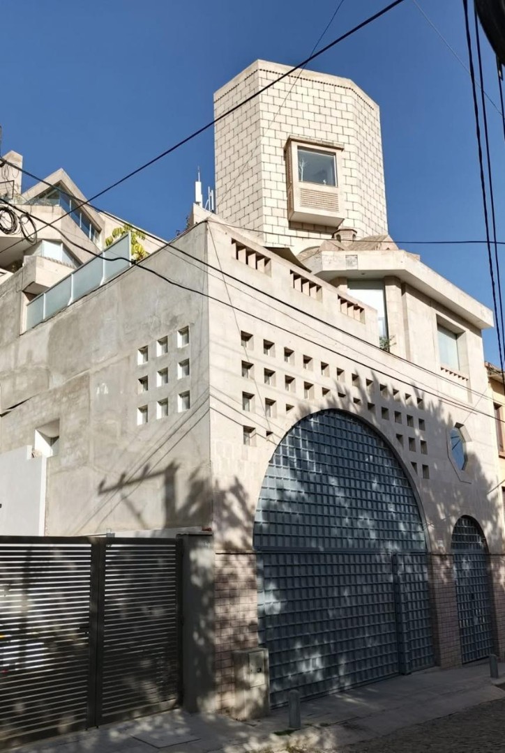 Casa OPORTUNIDAD EN LA PAZ
BONITA CASA EN VENTA EN LA FLORIDA CON ACENSOR Foto 1