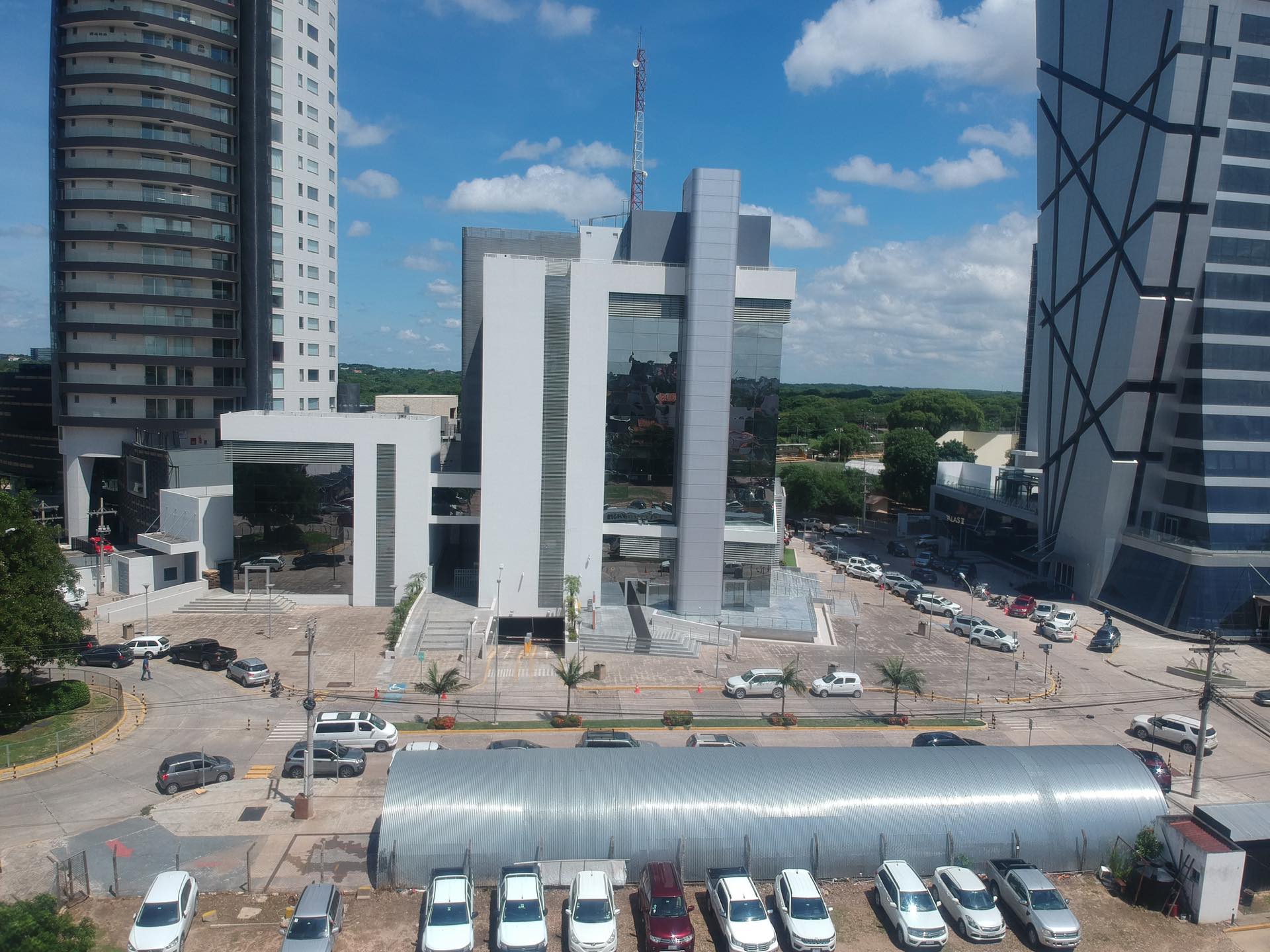 Oficina en AlquilerTorre ITC Tropical Tours  1 dormitorios 2 baños 1 parqueos Foto 13