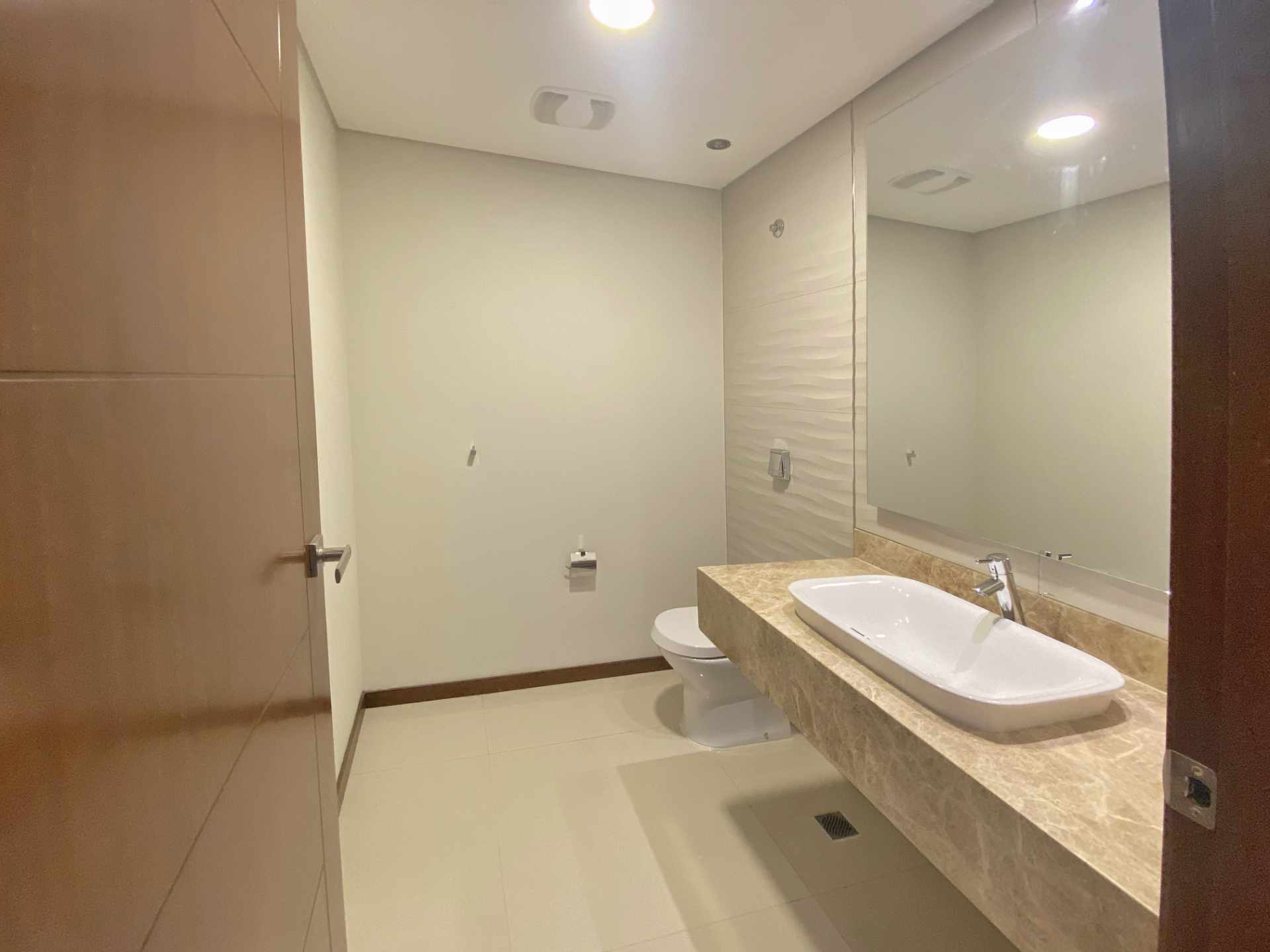 Departamento en Entre 2do y 3er anillo Oeste en Santa Cruz de la Sierra 3 dormitorios 3 baños 1 parqueos Foto 11