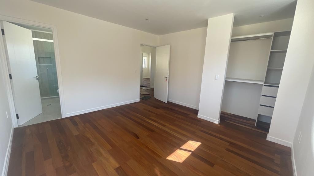 Casa en VentaCASA EN VENTA EN SEQUOIA A ESTRENAR 5 dormitorios 5 baños 2 parqueos Foto 3