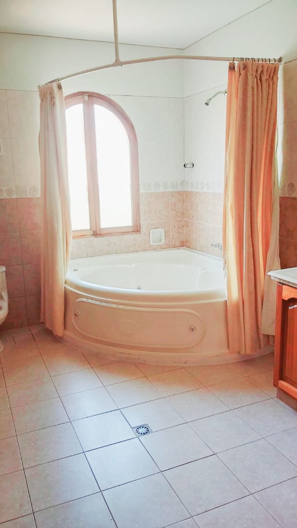 Casa ELEGANTE CASA EN ALQUILER EN CALACOTO - IDEAL PARA EMBAJADAS Foto 15