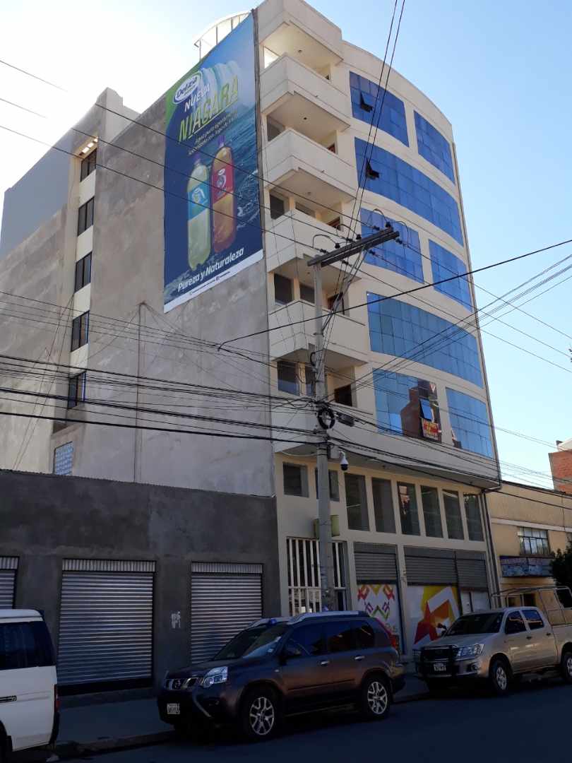 Edificio en AlquilerCiudad Satelite, avenida del Policia entre calles Escalon Aguero y Diego de Portugal. 1 dormitorios 2 baños  Foto 4