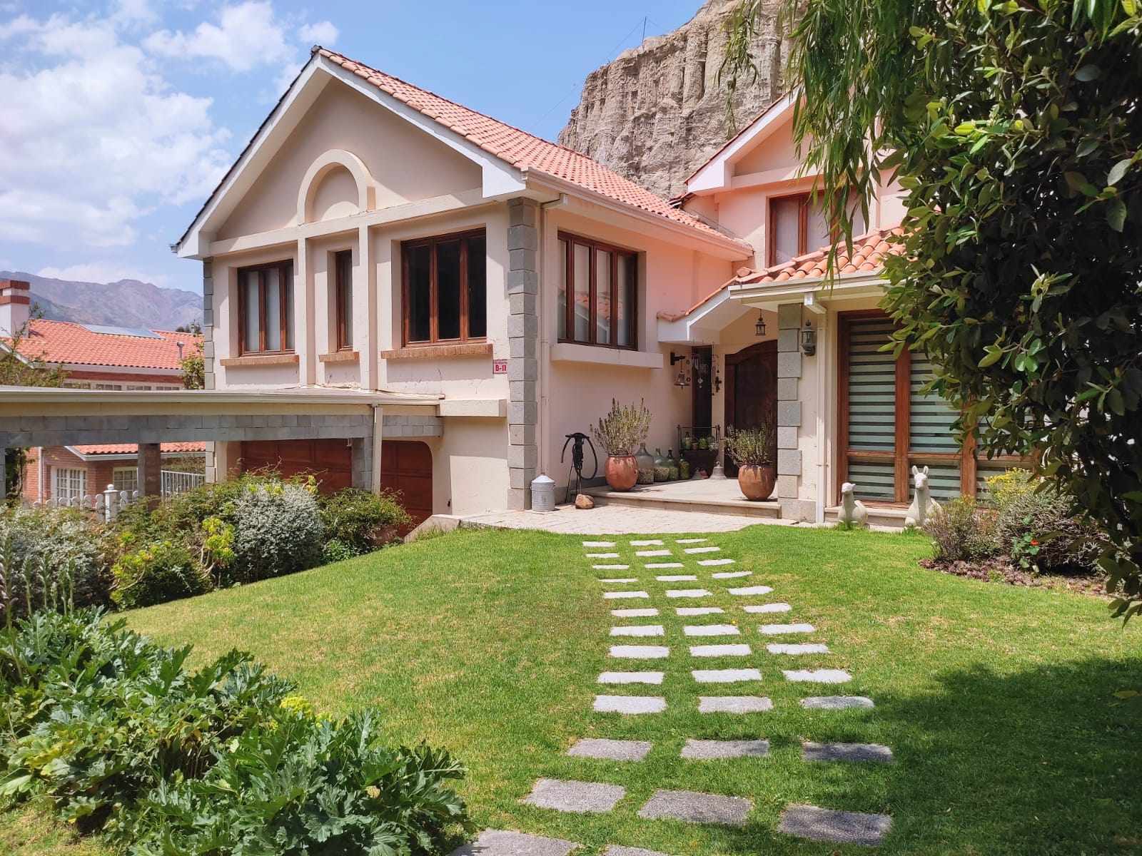 Casa en Aranjuez en La Paz 4 dormitorios 6 baños 4 parqueos Foto 1