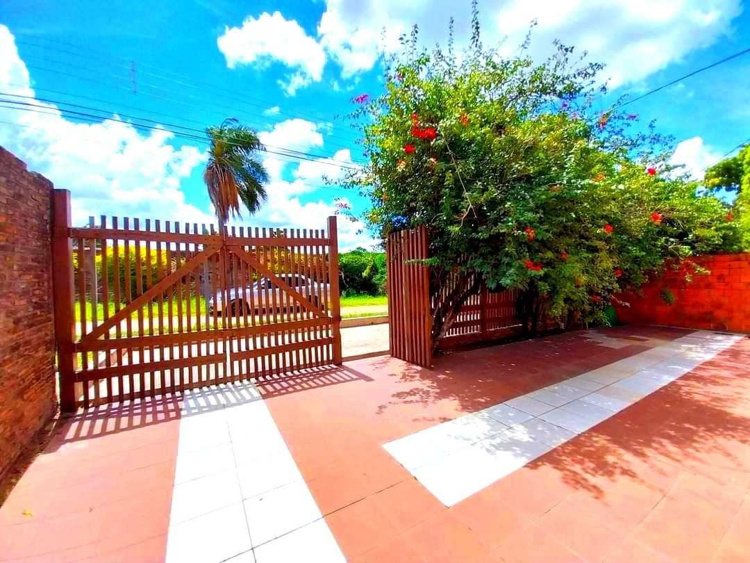 Casa en Venta📍𝙐𝘽𝙄𝘾𝘼𝘾𝙄O𝙉: ZONA EL QUIOR 3 dormitorios 2 baños 4 parqueos Foto 1