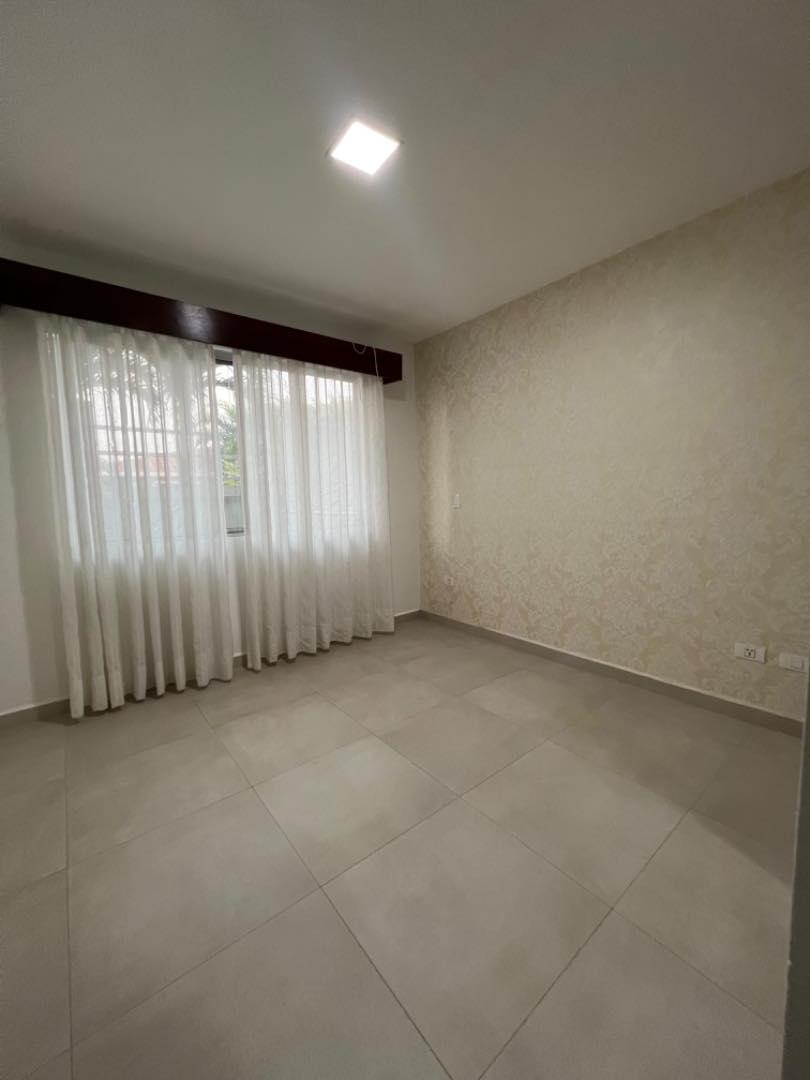 En Alquiler a $us 750 Foto 13