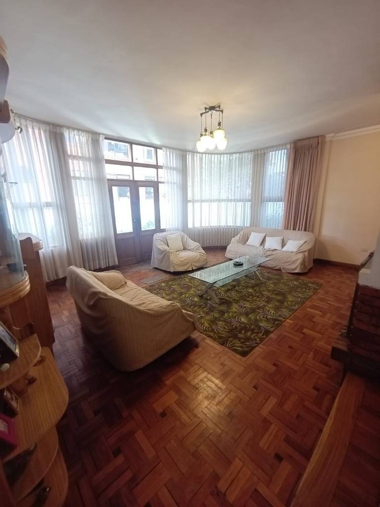 Casa en Calacoto en La Paz 4 dormitorios 5 baños 3 parqueos Foto 22