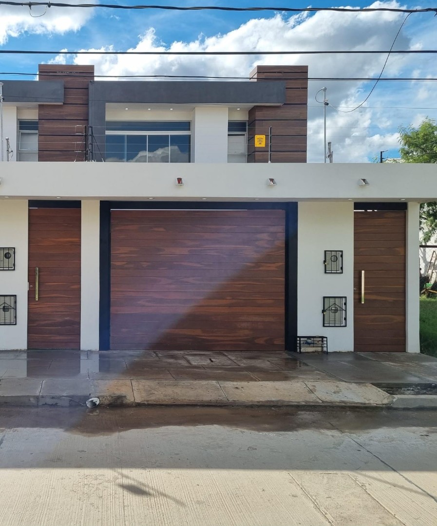 Casa en Entre 7mo y 8vo anillo Norte en Santa Cruz de la Sierra 4 dormitorios 4 baños 2 parqueos Foto 1