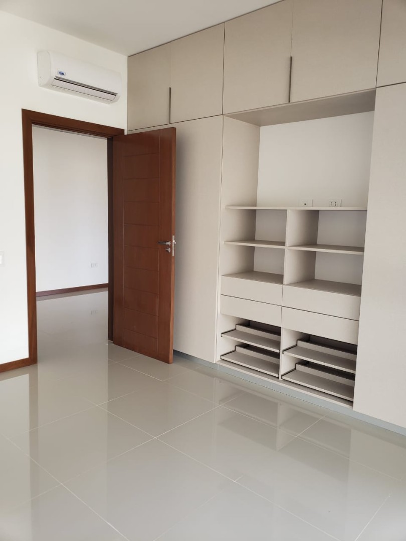 Casa en Entre 6to y 7mo anillo Oeste en Santa Cruz de la Sierra 3 dormitorios 3 baños 2 parqueos Foto 3