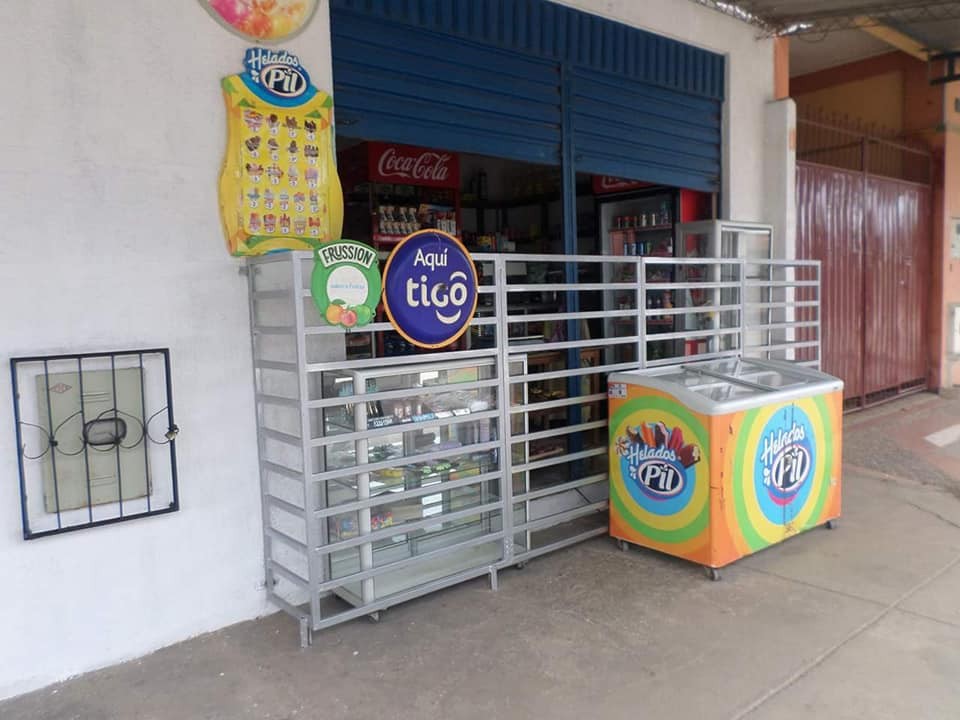 av Av. Moscu entre 5to y 6to anillo sobre la avenida | UltraCasas.com