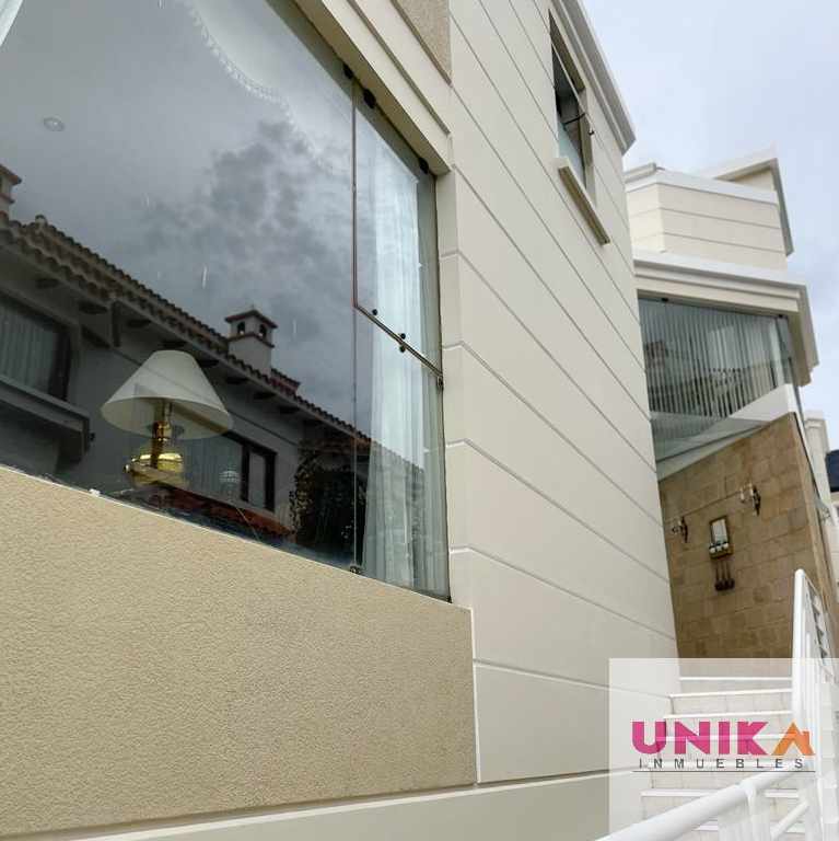 Casa en Venta🏡 HERMOSA CASA AMPLIA Y LLENA DE SOL EN VENTA, EN EL LUGAR MAS CÉNTRICO DE ACHUMANI 4 dormitorios 5 baños 4 parqueos Foto 7