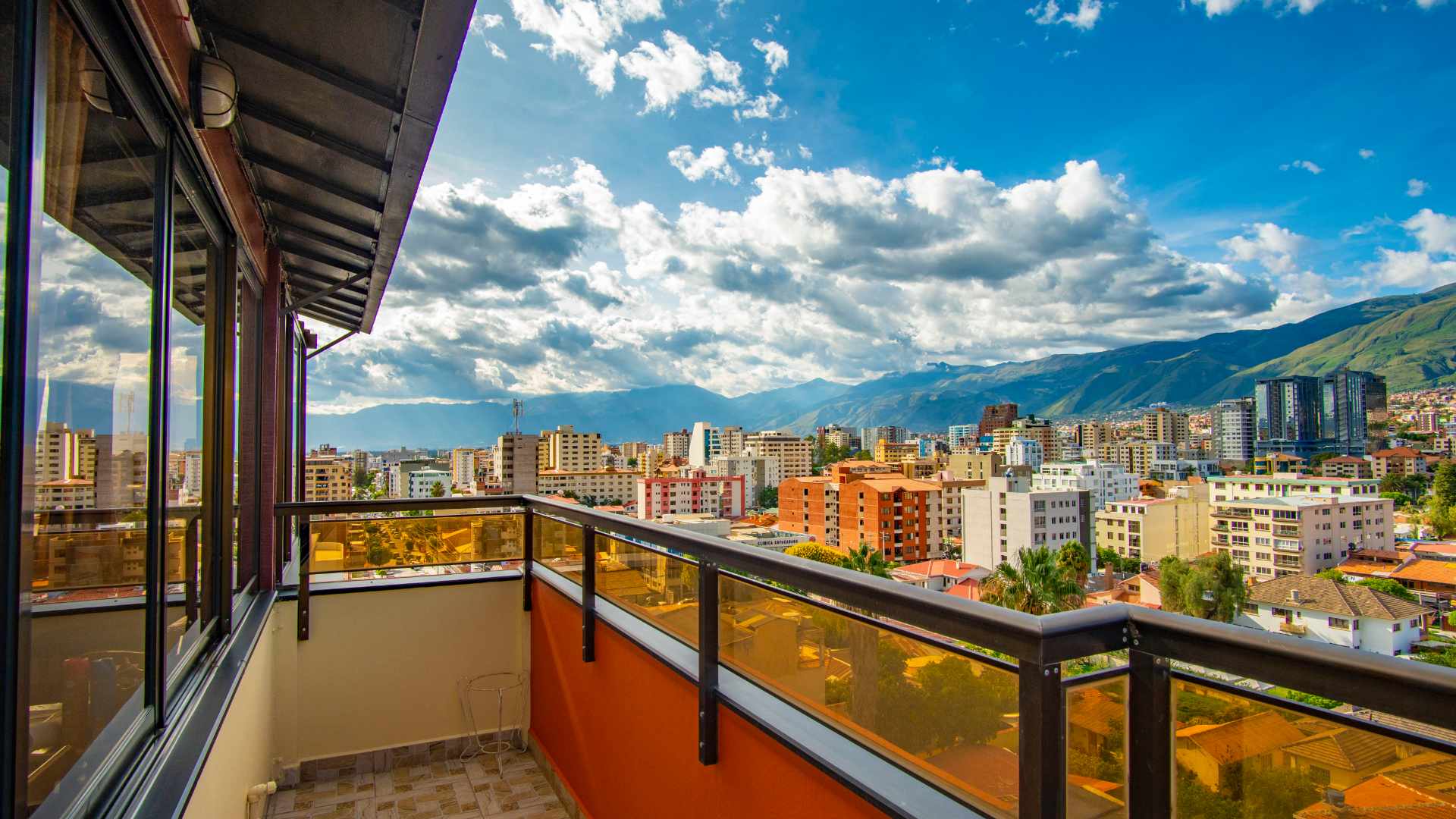 Departamento en Queru Queru en Cochabamba 3 dormitorios 4 baños 1 parqueos Foto 12