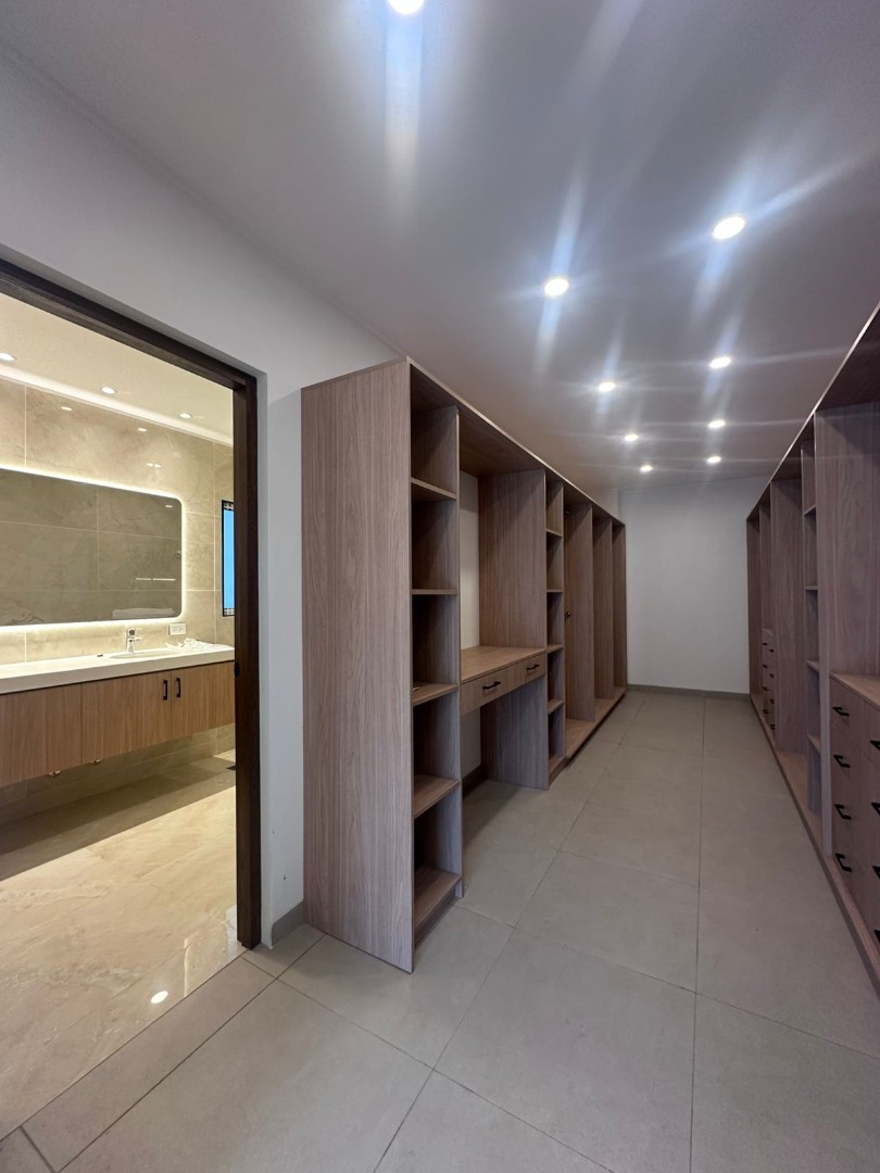 En Venta a $us 360,000 Foto 30