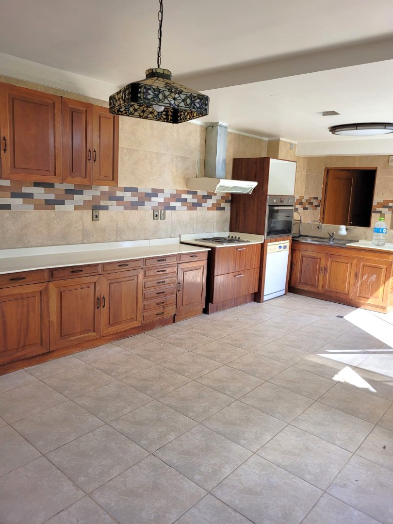 Casa en AlquilerCALACOTO -  EXCELENTE UBICACION 4 dormitorios 4 baños 5 parqueos Foto 9