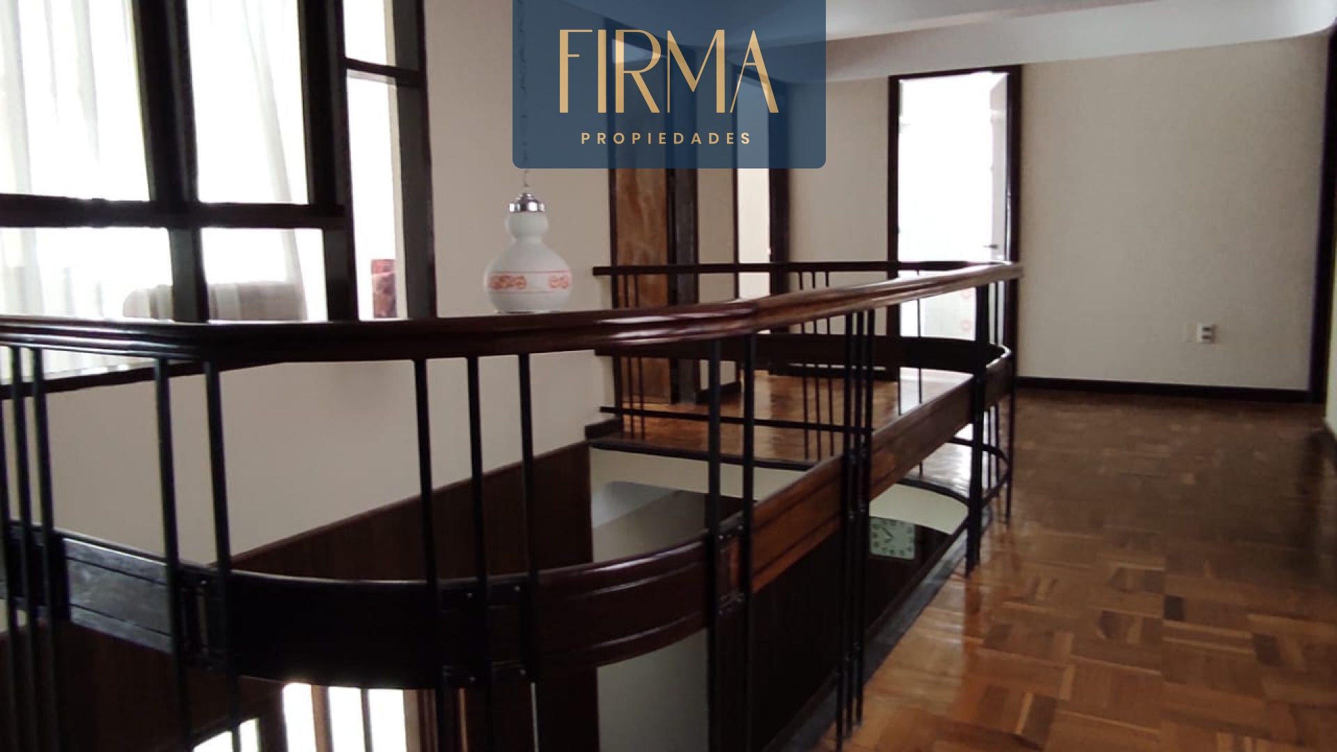 Casa en Achumani en La Paz 4 dormitorios 4 baños 2 parqueos Foto 25