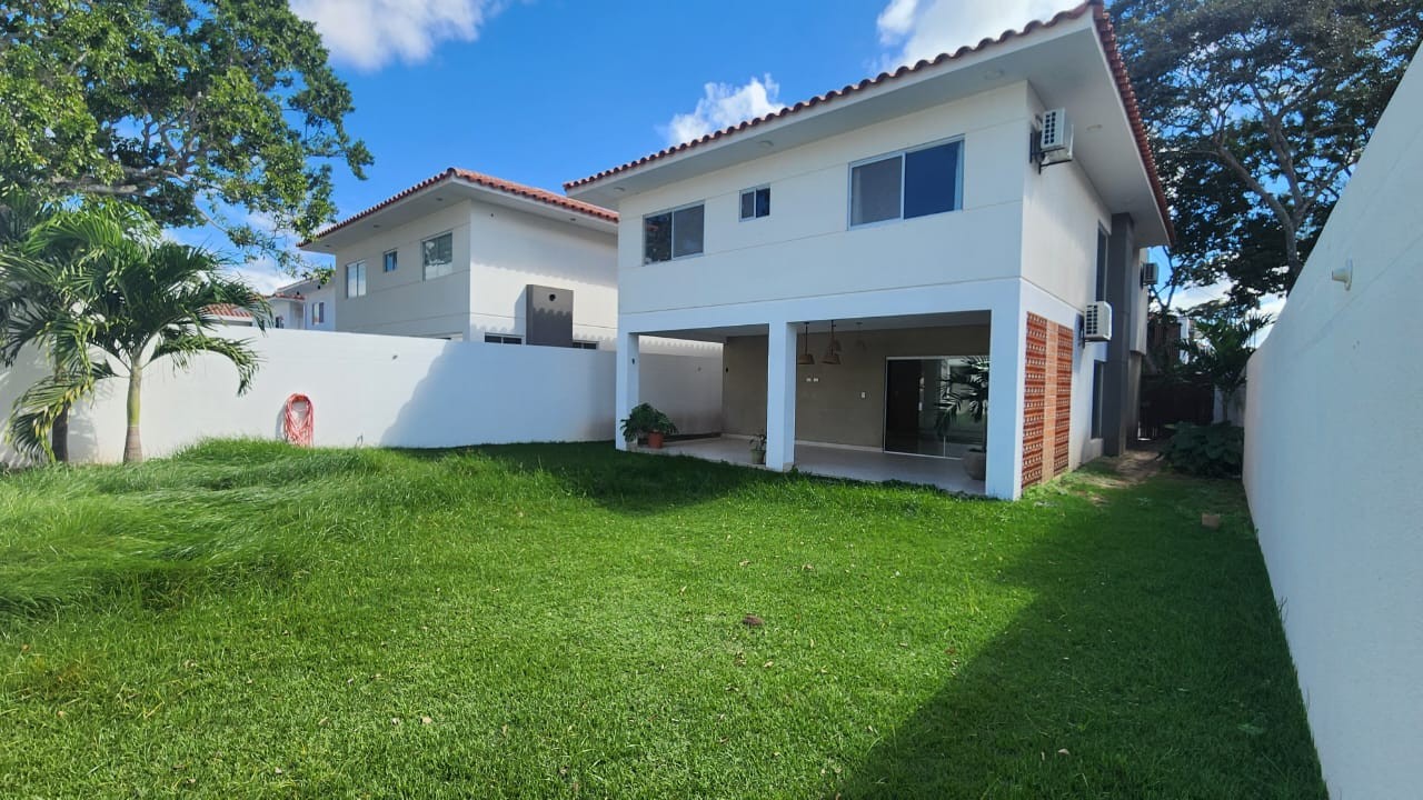 Departamento CASA EN VENTA EN BOSQUES DE LA COLINA Foto 14