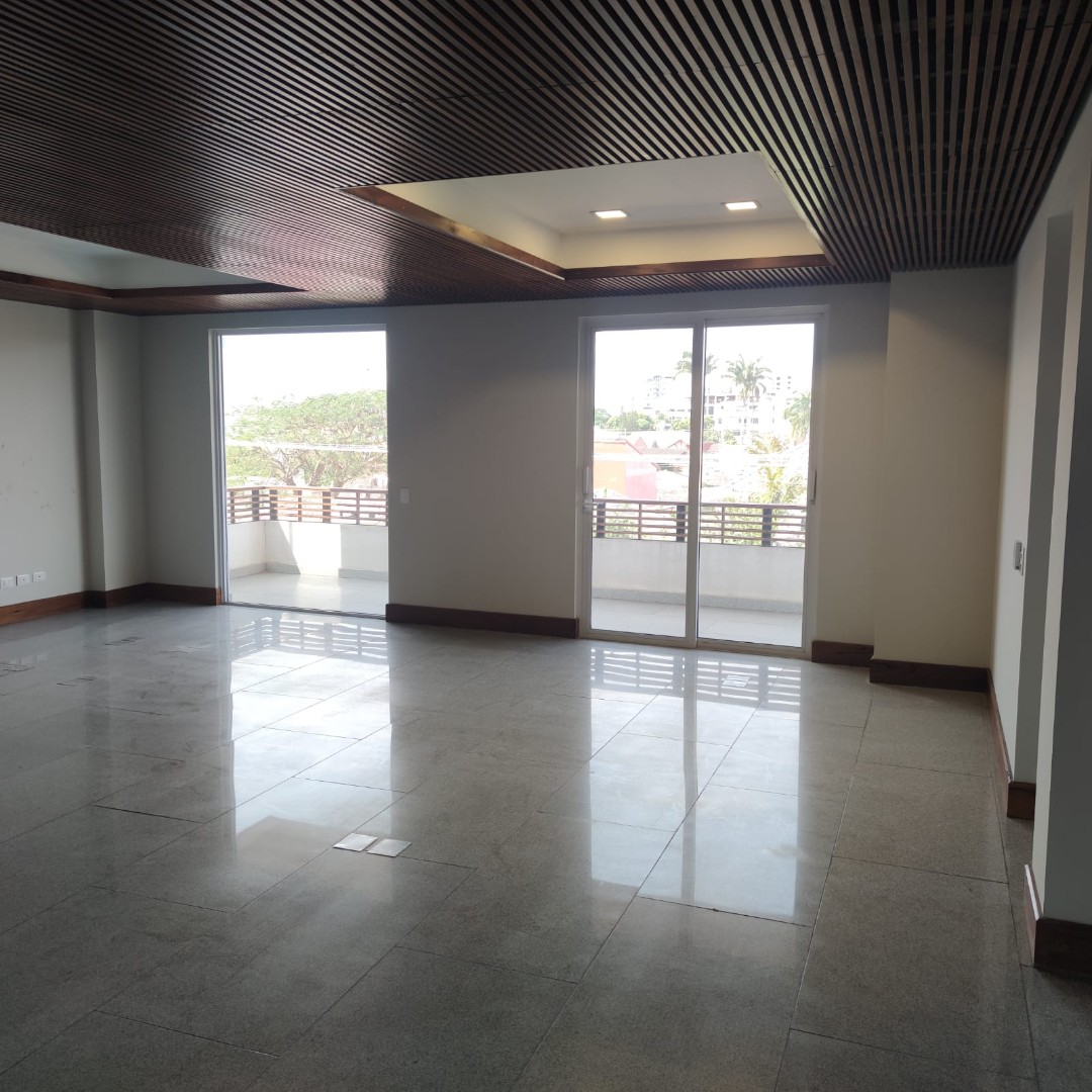 Oficina en AlquilerEQUIPETROL CALLE LOS LIRIOS ESQUINA FLAMBOYANOS 10 dormitorios 6 baños  Foto 6