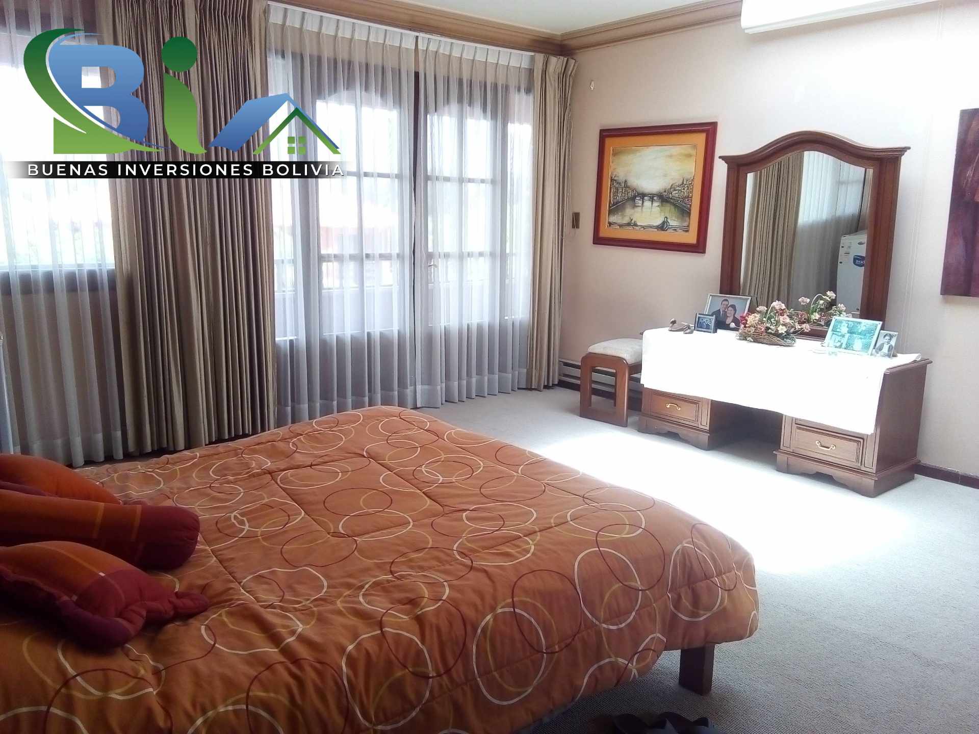 En Alquiler a $us 1,280 Foto 35